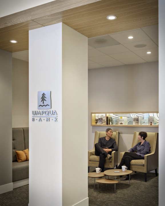» Umpqua Bank Flagship by Ditröen, Portland Oregon