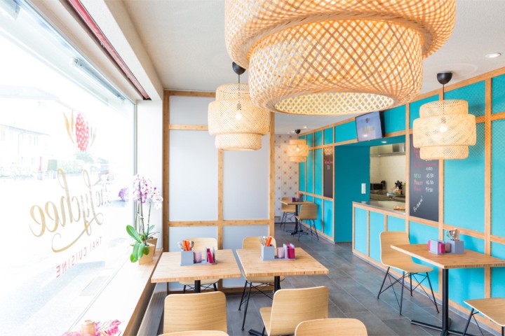   The Lychee take  away  restaurant  by barmade Interior 