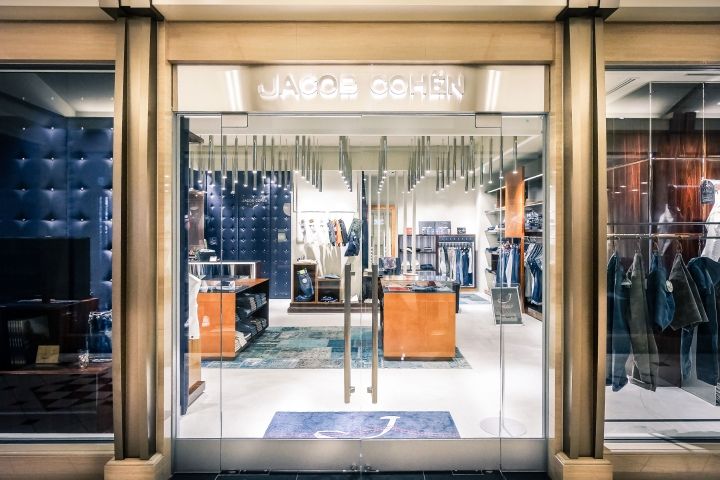 » Jacob Cohen Showroom by Area-17, Milan – Italy