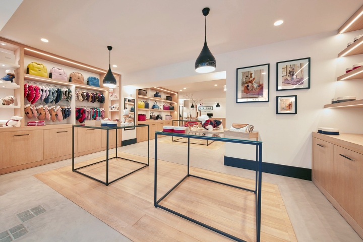 » Cyriano Dogwear Outfit store by Marçal Prats, Enric Cano & Isaac ...