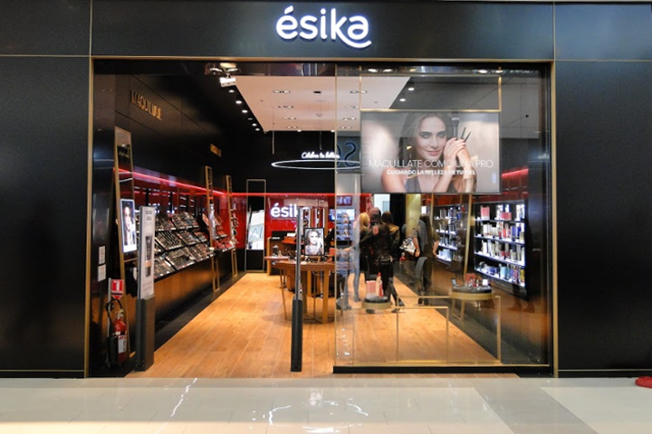 » Esika store by Intangibles Assets Design, Lima – Peru