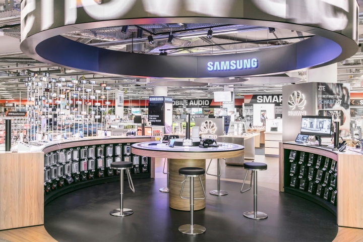 Samsung Shop in Shop Saturn Berlin by Cheil Retail Design