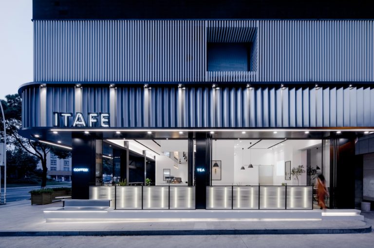 » ITAFE Coffee & Drinking Store by daylab studio