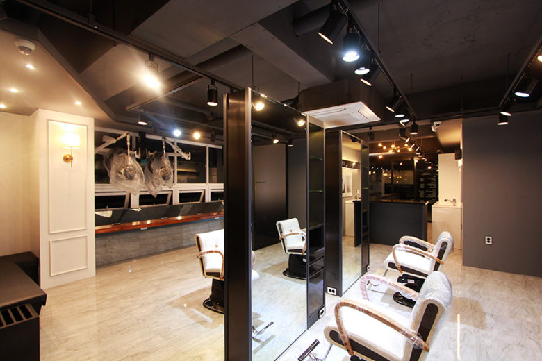 Modern concept hair salon interior by MAKEWITH DESIGN/ South Korea