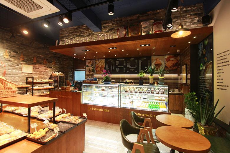   Organic  bakery cafe  interior  by MAKEWITH DESIGN South Korea