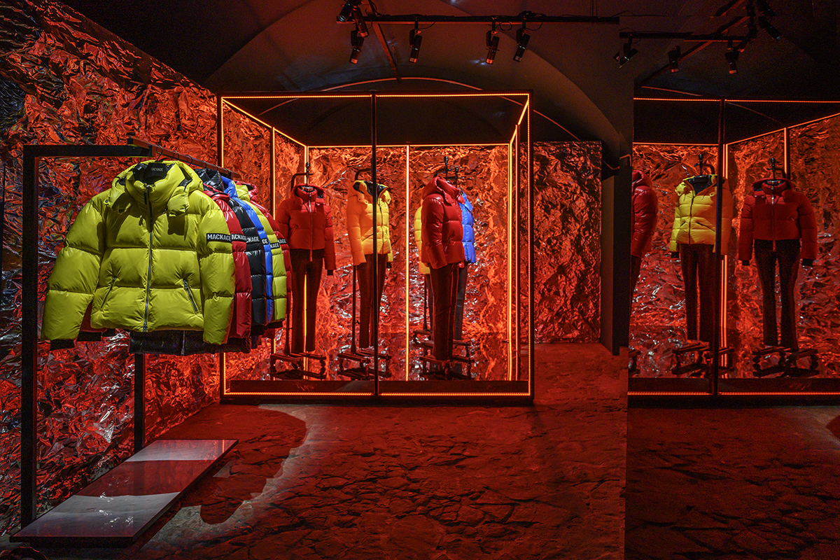 » Mackage exhibit design by Wea / Pitti Uomo 95 / The city is calling