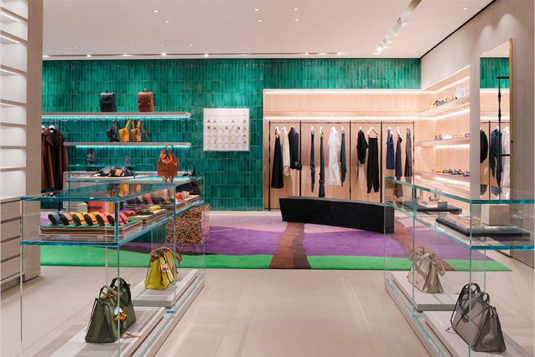 » Loewe store