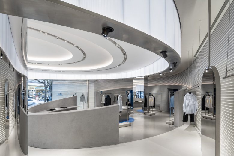 » Iew.h Shanghai Flagship: An Antigravity Journey In Space And Time