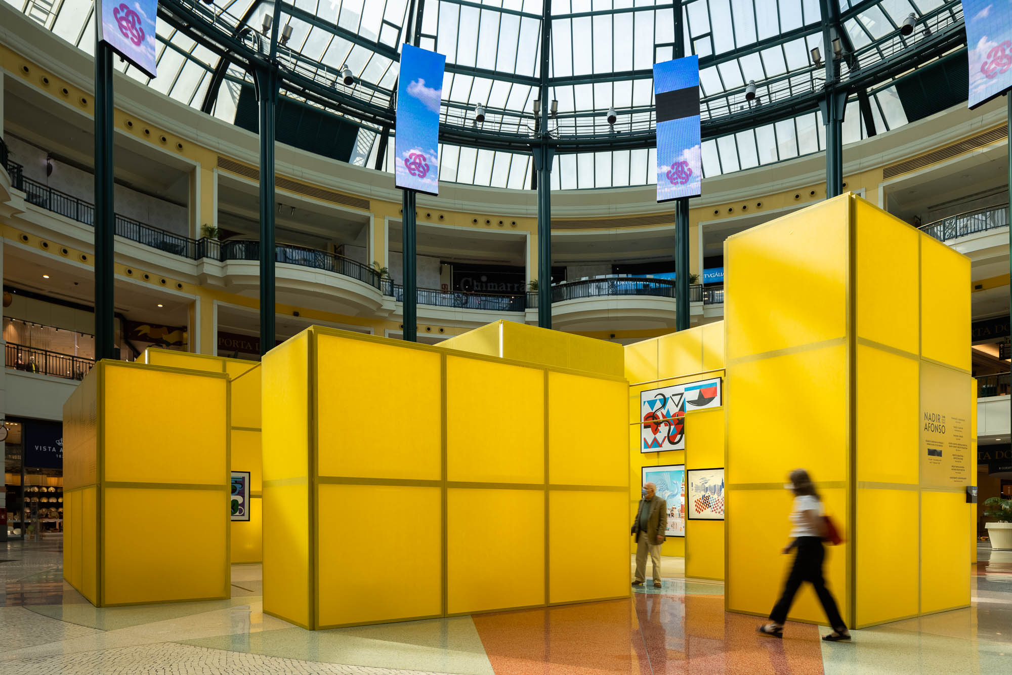 100 年前 Nadir Afonso no Colombo com arquitectura Diogo Aguiar S