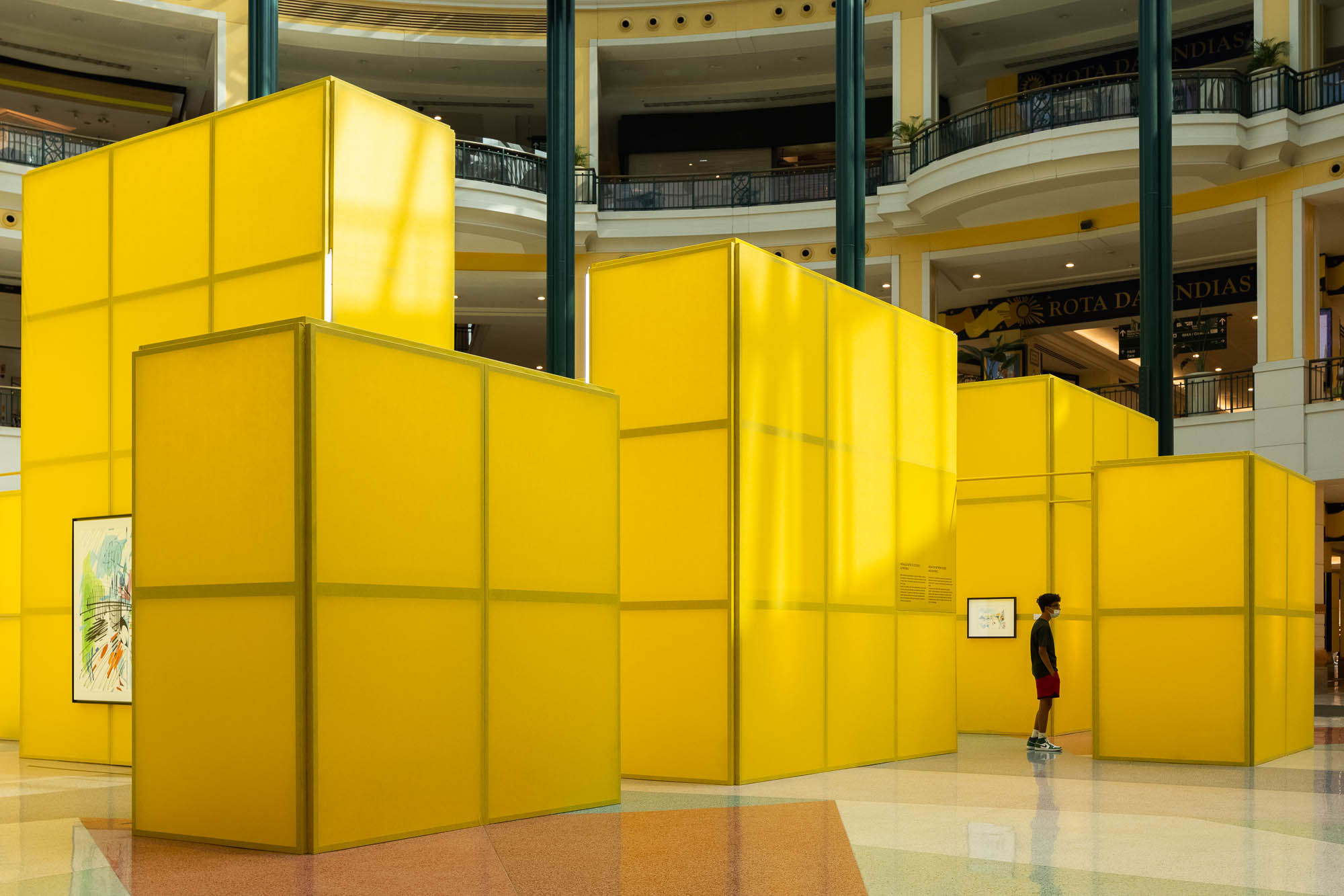 100 年前 Nadir Afonso no Colombo com arquitectura Diogo Aguiar S