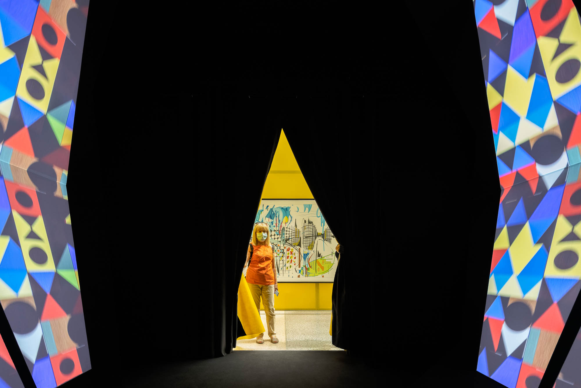 100 年前 Nadir Afonso no Colombo com arquitectura Diogo Aguiar S