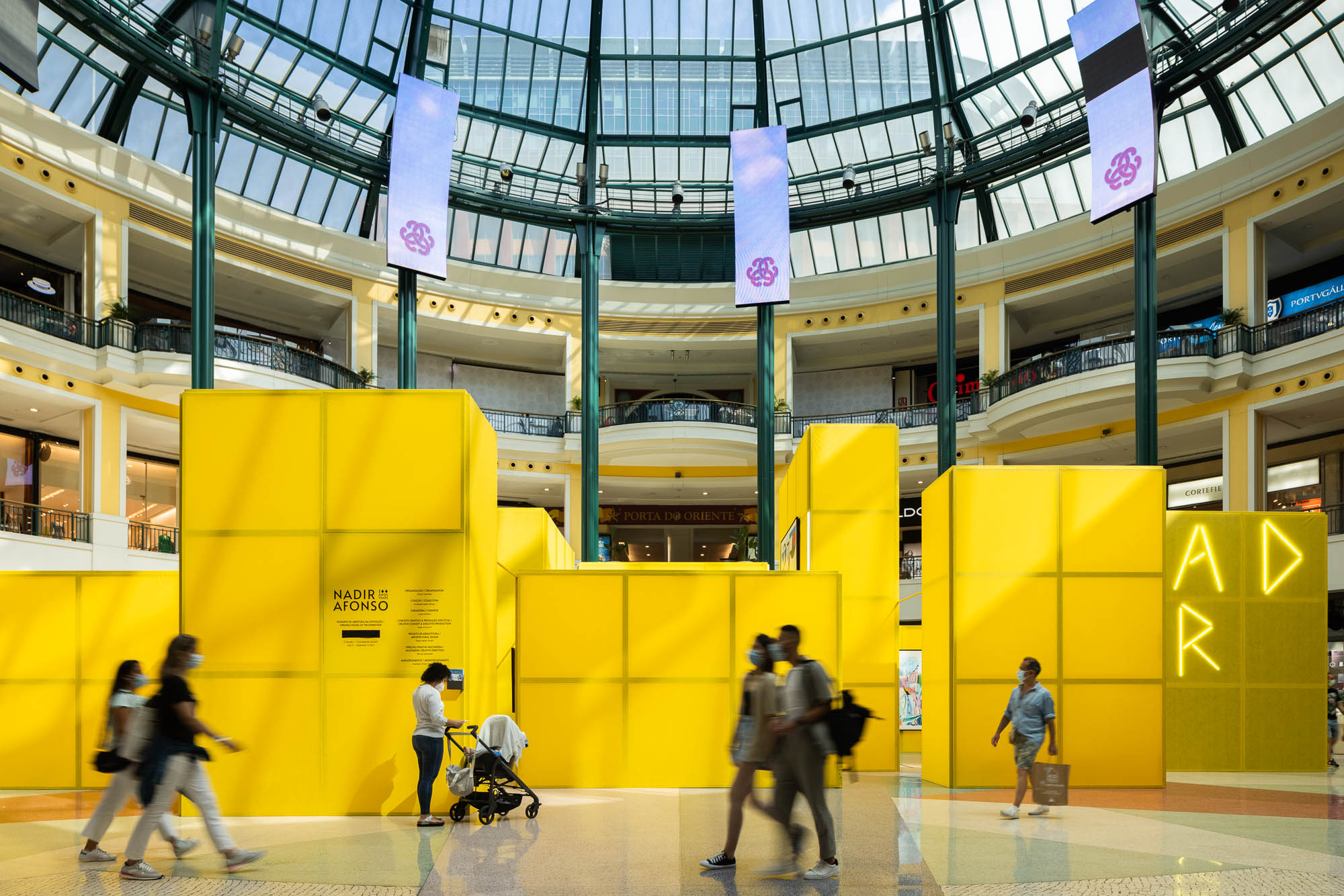 100 年前 Nadir Afonso no Colombo com arquitectura Diogo Aguiar S