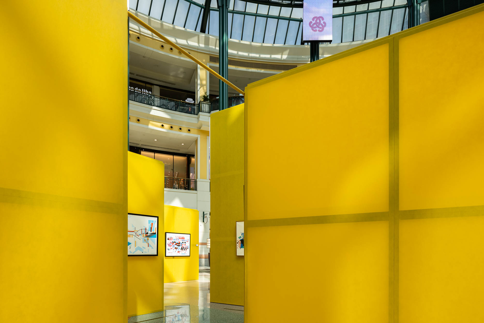 100 年前 Nadir Afonso no Colombo com arquitectura Diogo Aguiar S