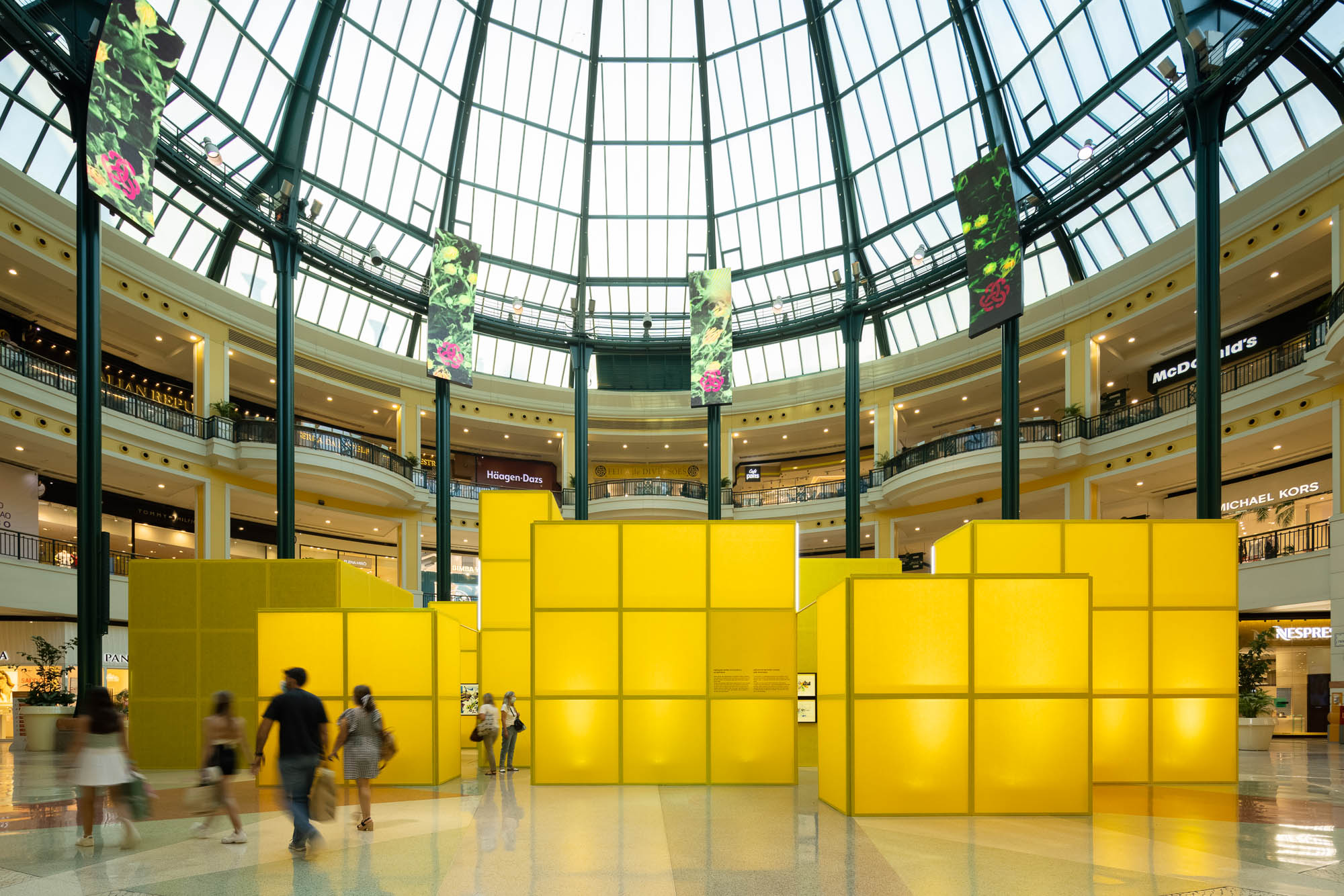 100 年前 Nadir Afonso no Colombo com arquitectura Diogo Aguiar S