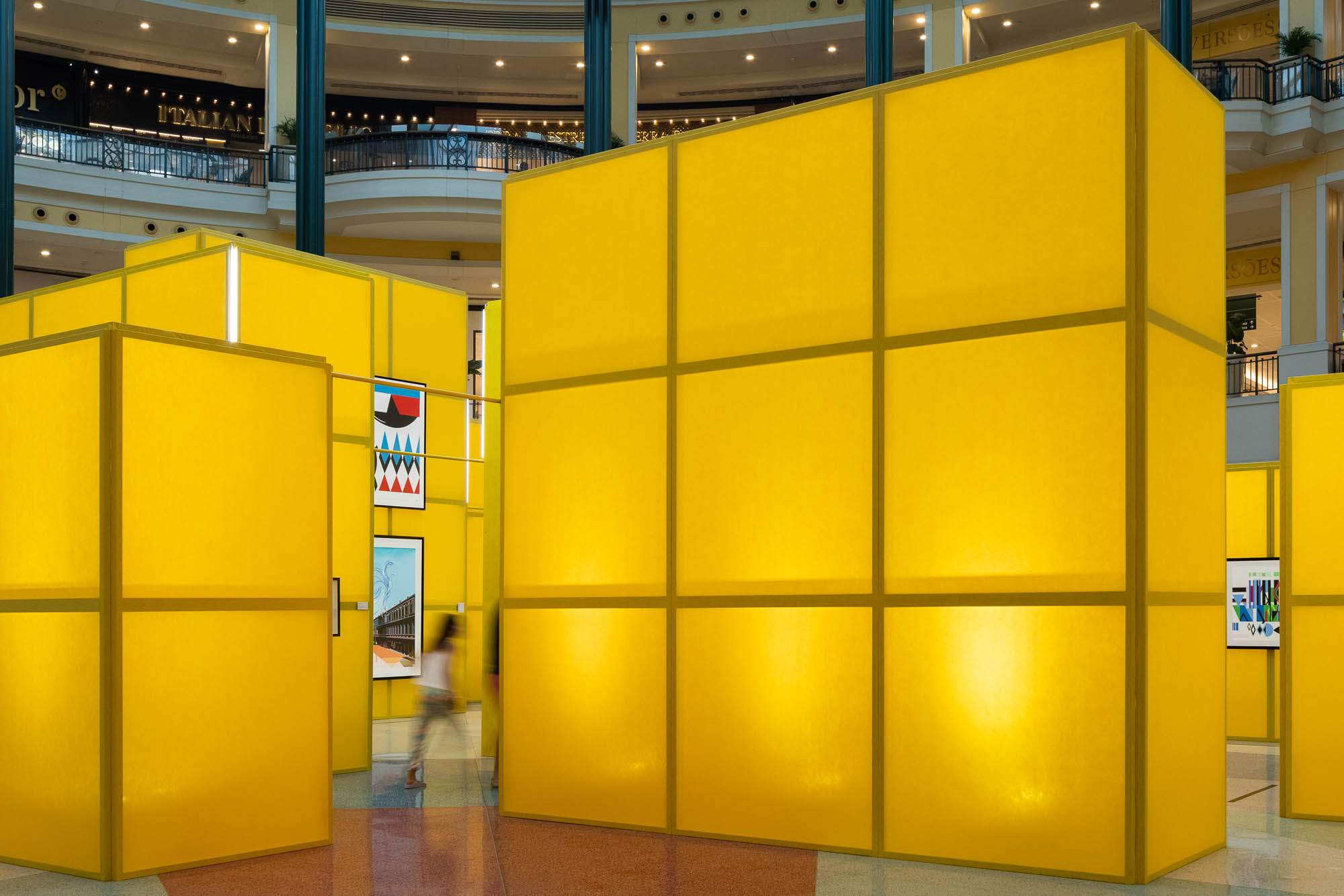 100 年前 Nadir Afonso no Colombo com arquitectura Diogo Aguiar S