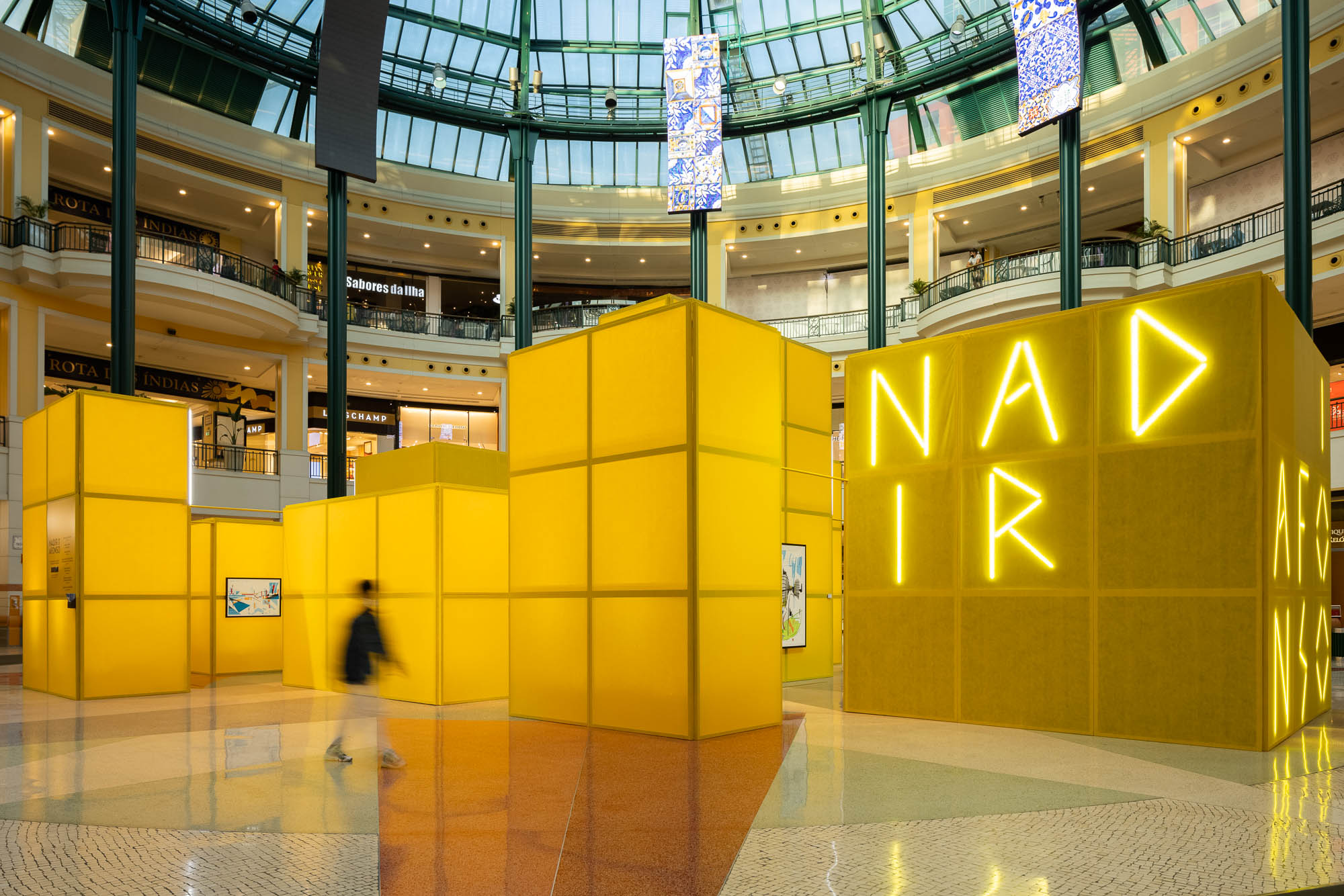 100 年前 Nadir Afonso no Colombo com arquitectura Diogo Aguiar S