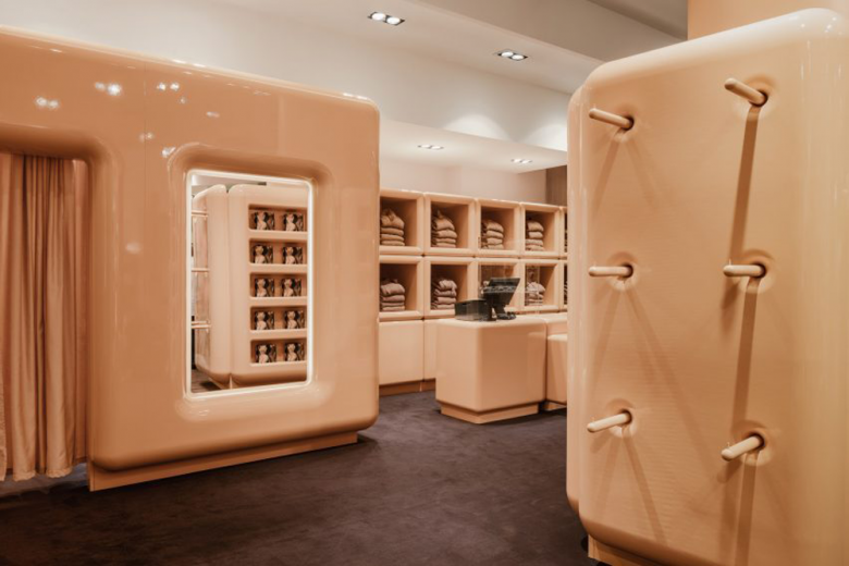 Louis Vuitton pop up shop inside life size chest