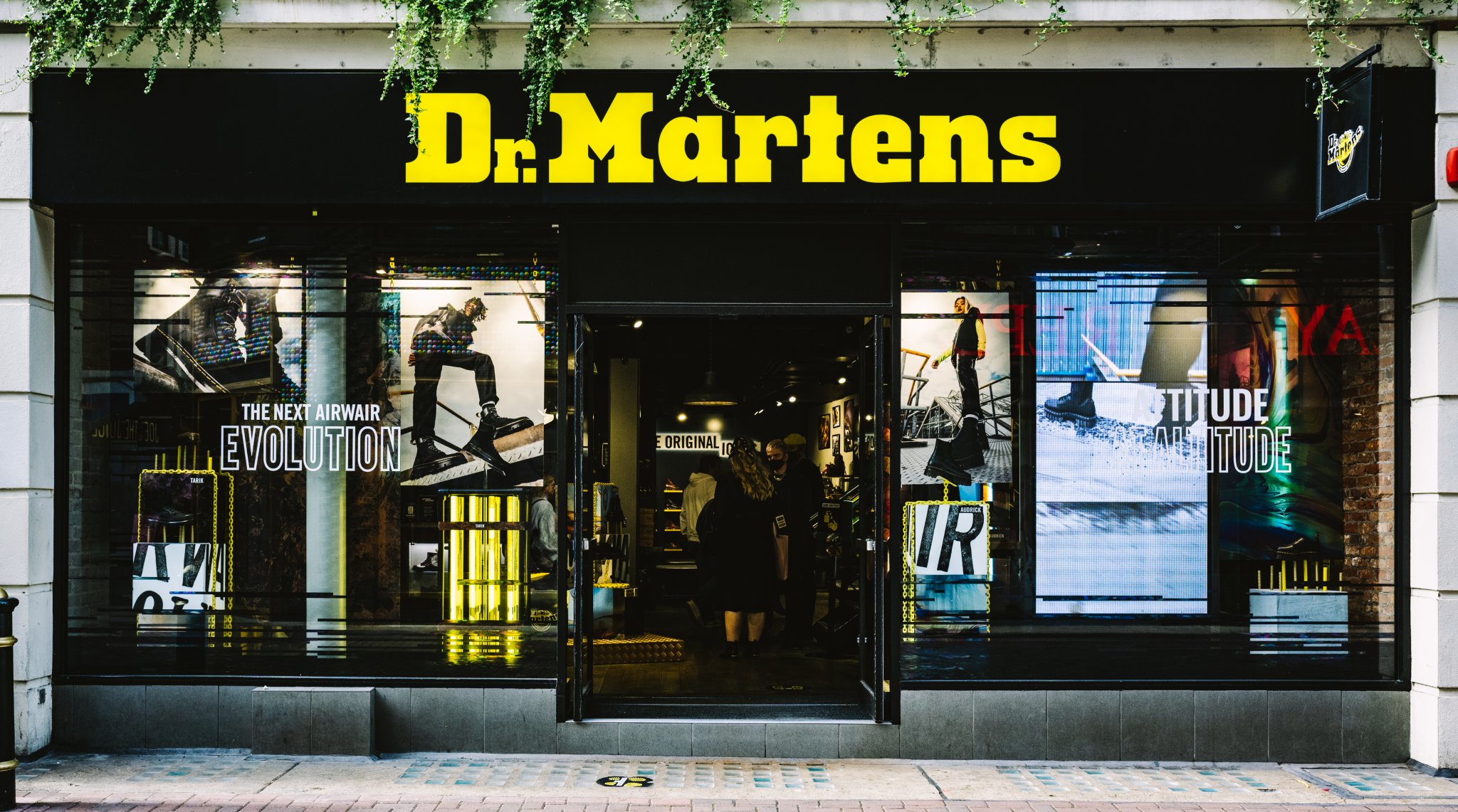 » isinstore & Dr. Martens Target Gen Z With Immersive Phygital Campaign