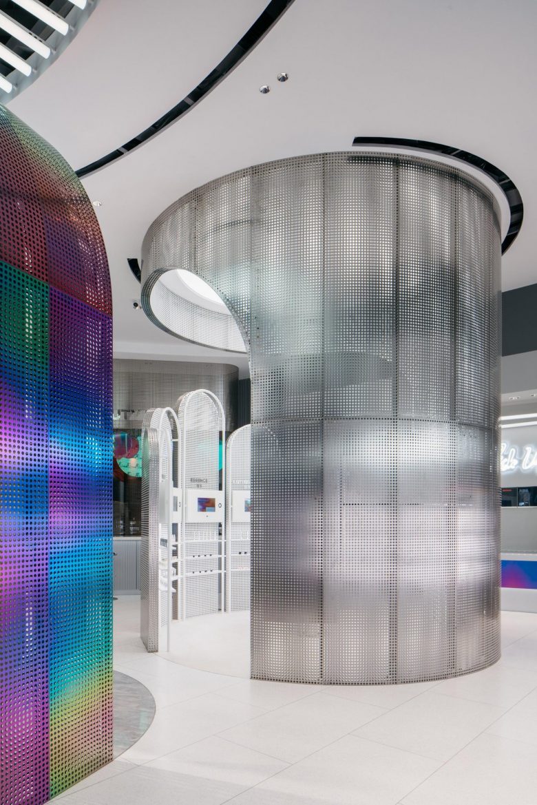 » B+Tube Flagship Store By Storeage