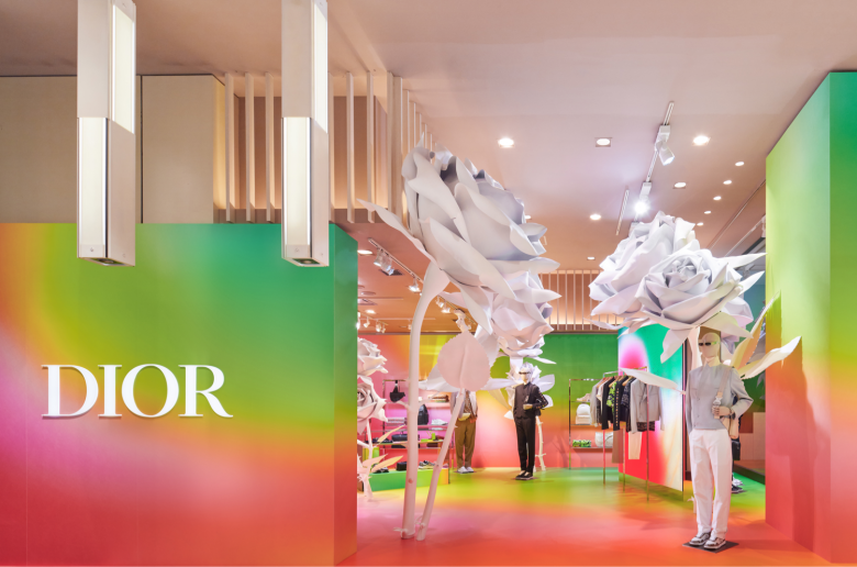 Pop-up Store Lady Dior – Sheer fabric partitions