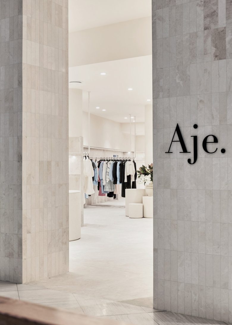 AJE ATHLETICA, Stores, Miranda